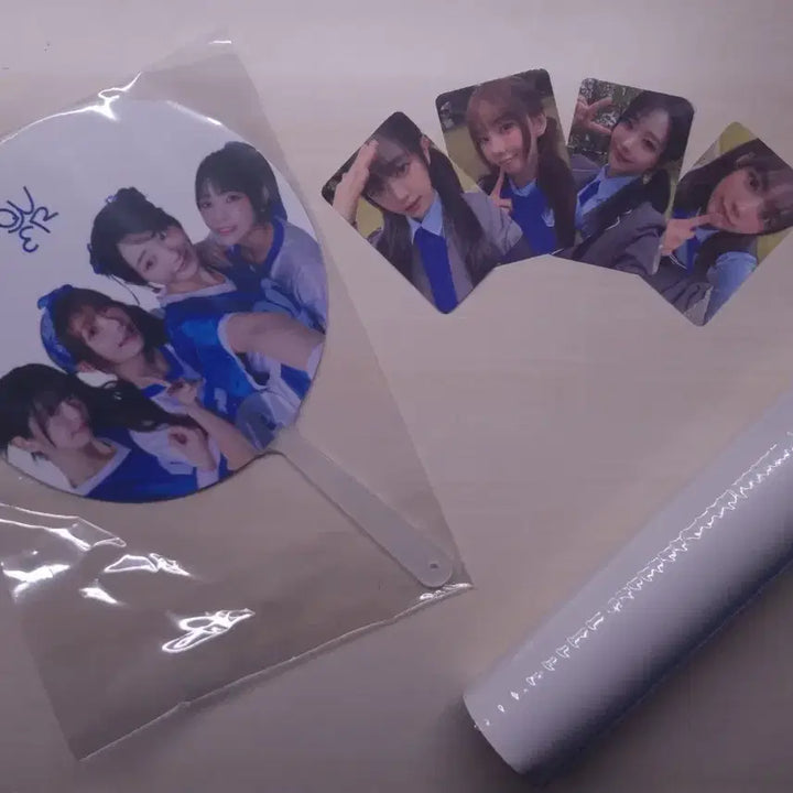 [BUNJANG] QWER Signed Photocard Fan, Poster Set / qwer 싸인포토카드 부채 포스터