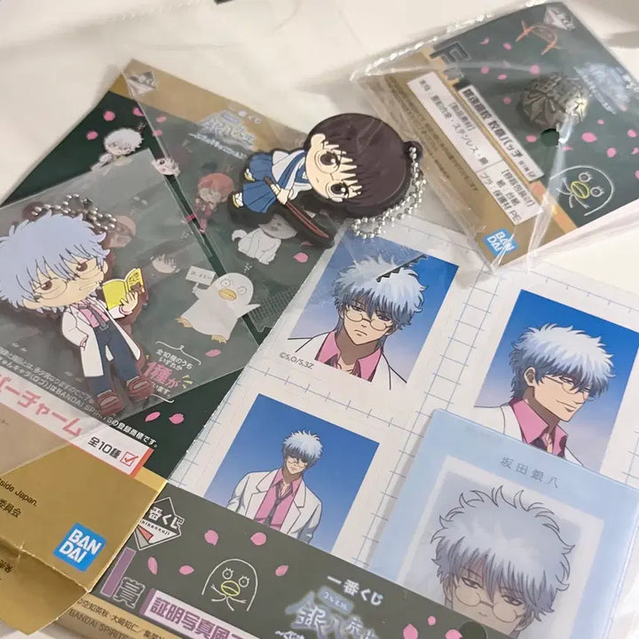 [BUNJANG] Gintama Gintoki Shinpachi Ginpakuchi Kuji Badge &amp; Rubber Strap Bundle / 은혼 쿠지 긴파치 증명사진 뱃지 러버스트랩 긴토키 신파치