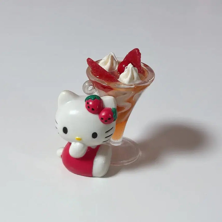 [BUNJANG] Classic Kitty Parfait Keychain / 고전 키티 파르페 키링 고전키티