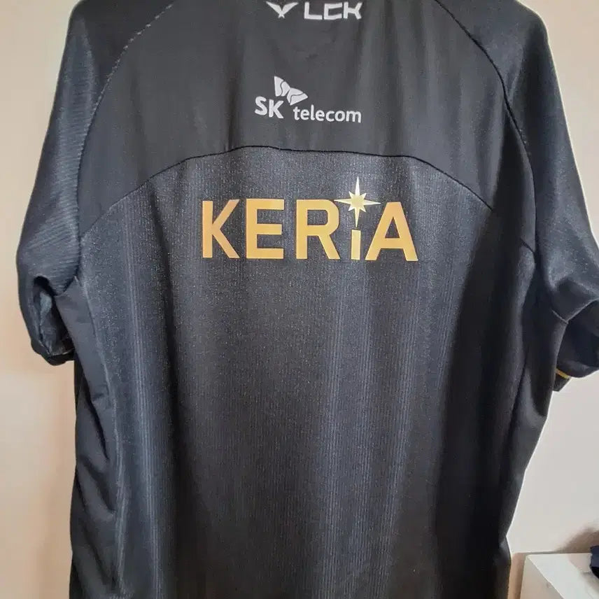 [SOLD OUT] lck 롤 티원t1 케리아 유니폼 6성 저지 L사이즈 싸게 팝니다.