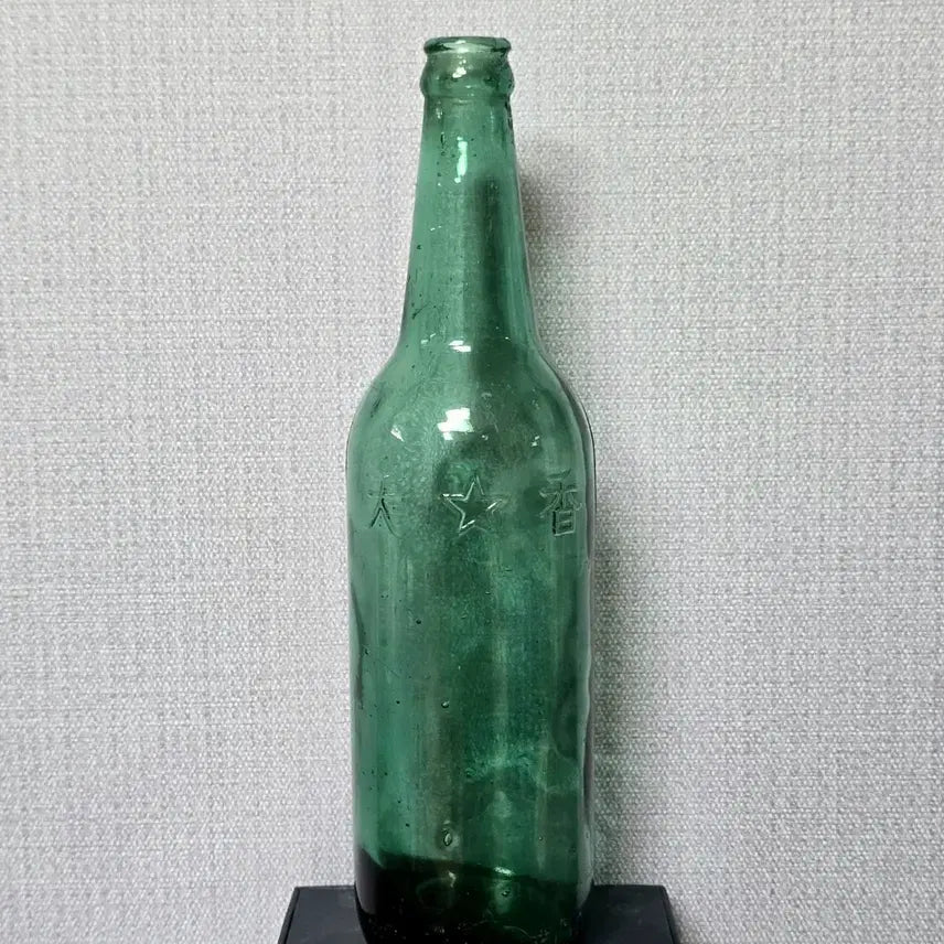 [BUNJANG] 1950s Cheonhyang Soju 4-Hop Blown Glass Bottle / 50년대 별표 천향소주 4홉 불어병
