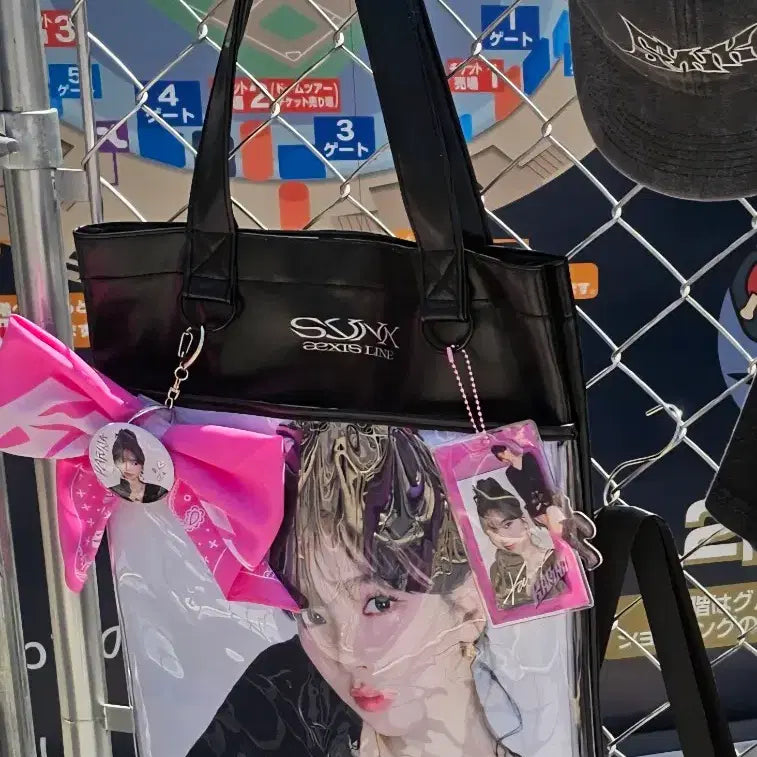 [BUNJANG] Aespa Karina Dometour Limited Acrylic Keyring / 에스파 돔투어 카리나 키링