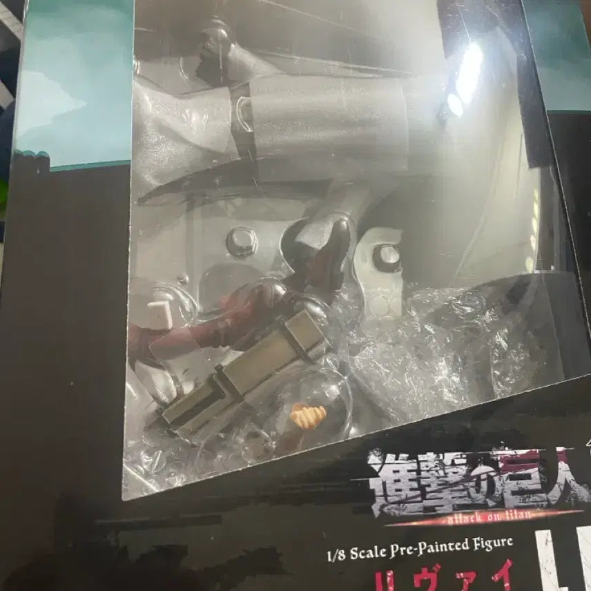 [BUNJANG] Kotobukiya Attack on Titan Levi Action Figure 1/8 Scale / 코토부키야 artfx j 진격거인 리바이 액션 피규어