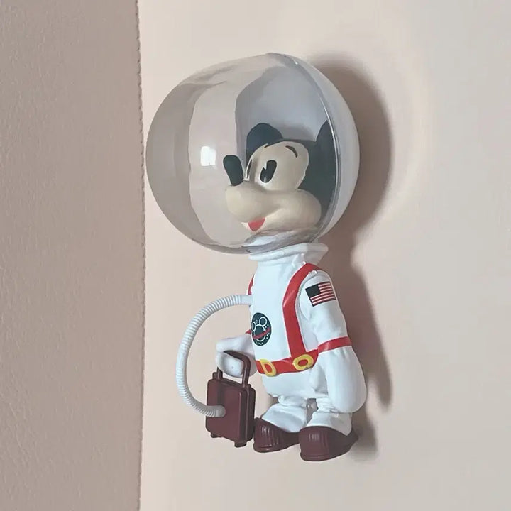 [BUNJANG] Disney UDF Series 8 Astronaut Mickey Mouse Figure / 디즈니 UDF 피규어 시리즈8 우주비행사 우주인 미키마우스
