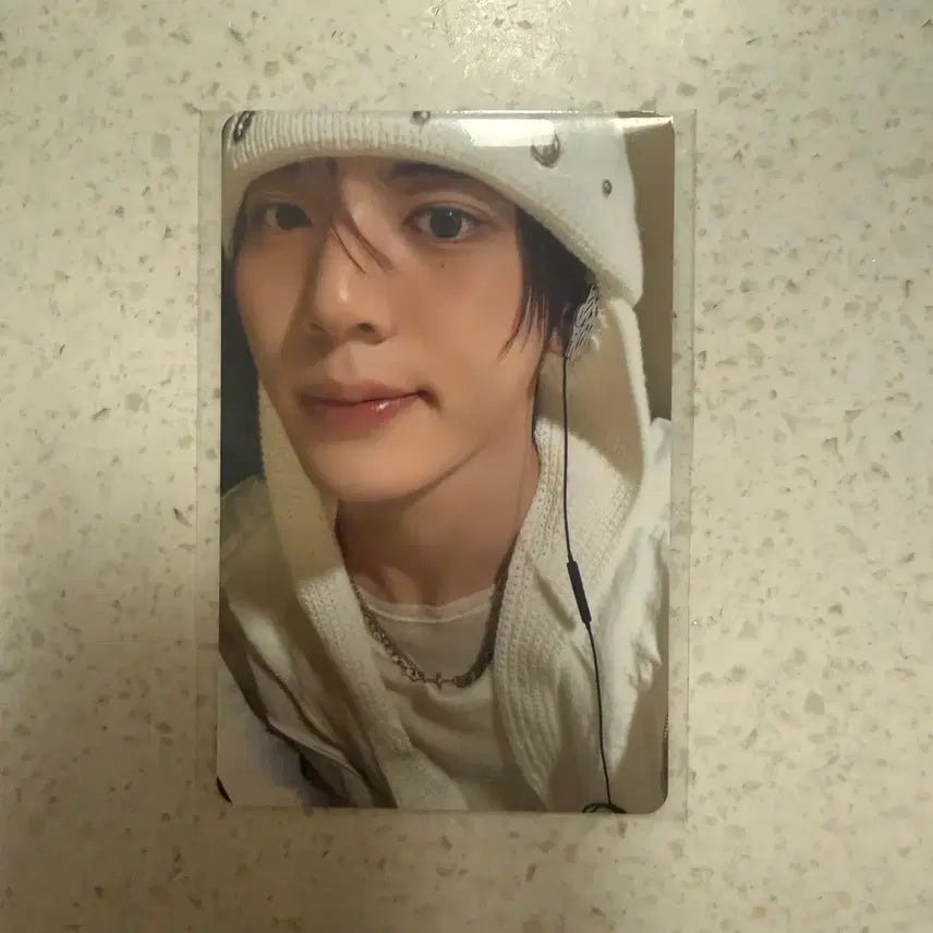 [BUNJANG] The Boyz Hyun Yu-jin Popup Earphones Photocard / 앤더블 한유진 팝업 이어폰 포카