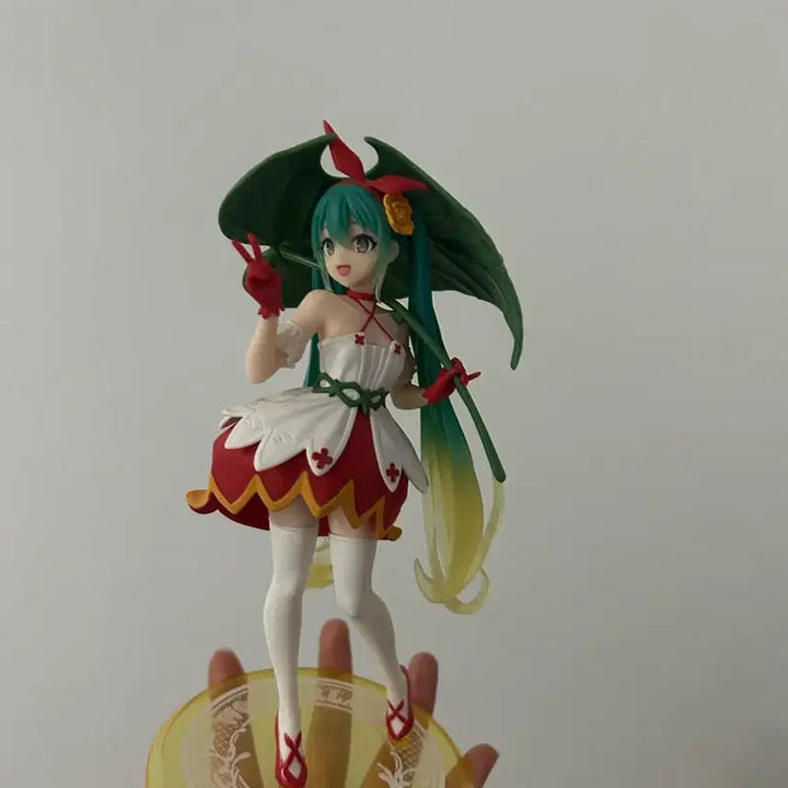 [BUNJANG] Miku Leaf Ver. Figure / 미쿠 피규어 나뭇잎 미쿠