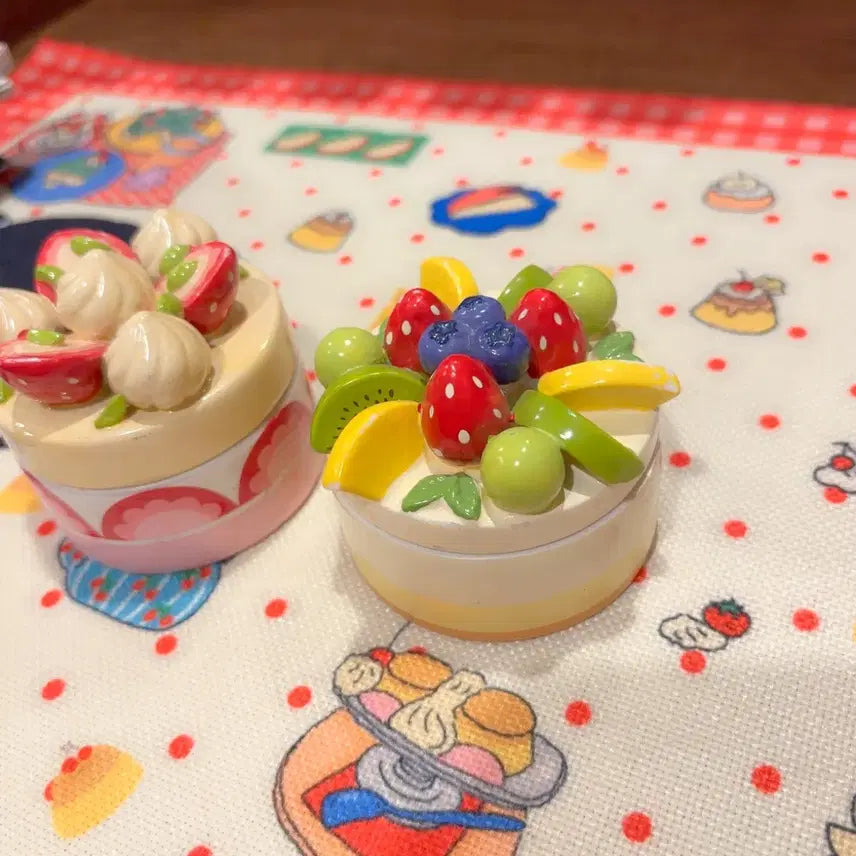 [BUNJANG] Vintage Dessert Ceramic Storage Box - Strawberry Cake &amp; Fruit Cake Design / 고전 디저트 도기 보관함 딸기 케이크 과일 케이크