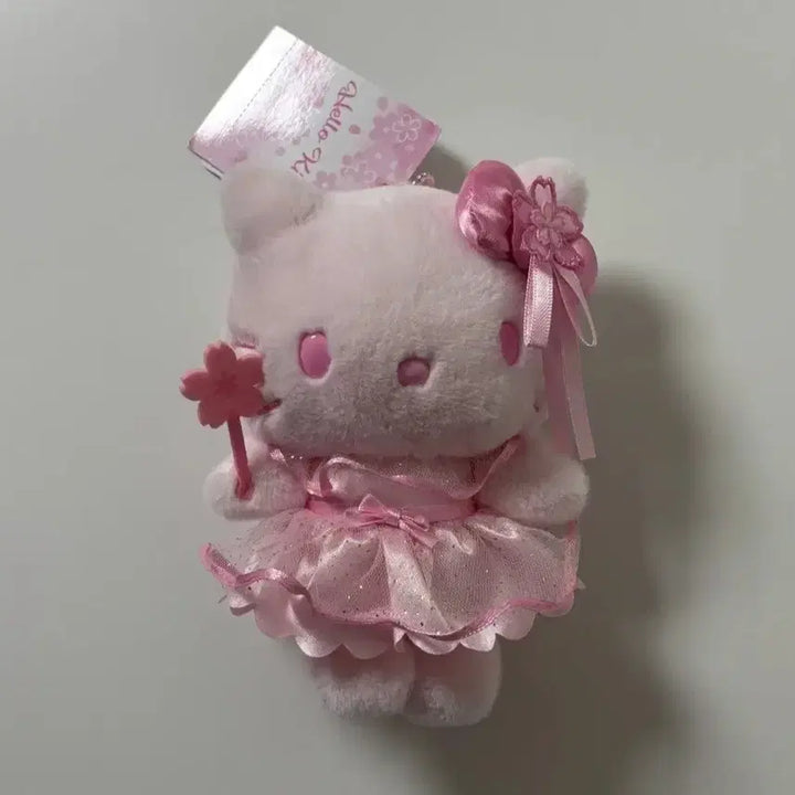 [BUNJANG] Sanrio 2026 Sakura Hello Kitty Mascot Doll Keychain / 산리오 2026 사쿠라 벚꽃 헬로키티 키티 마스코트 인형 키링 팝니다