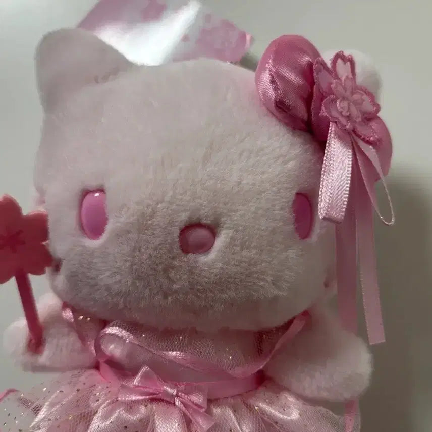 [BUNJANG] Sanrio 2026 Sakura Hello Kitty Mascot Doll Keychain / 산리오 2026 사쿠라 벚꽃 헬로키티 키티 마스코트 인형 키링 팝니다