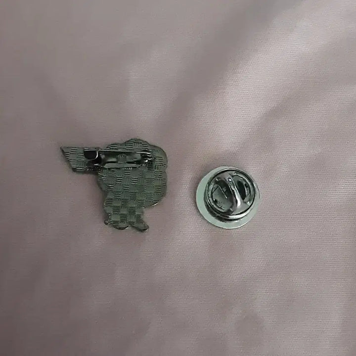 [BUNJANG] Hanyang University Badges Set (2 pieces) / 한양대 뱃지 2개 일괄판매합니다