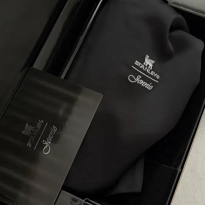 [BUNJANG] Jennie Stanley Quencher Luxe Tumbler 887ml Midnight Ruby / 제니 스탠리 텀블러 새상품