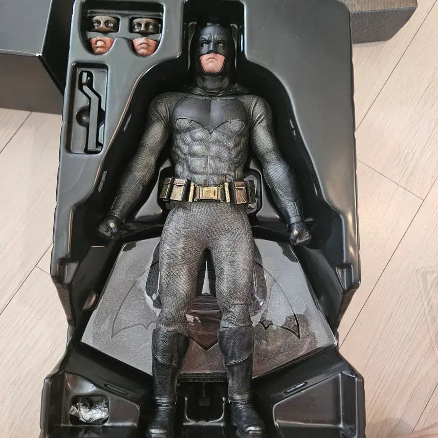 [BUNJANG] Hot Toys BVS Batman / 핫토이 BVS 배트맨 판매합니다