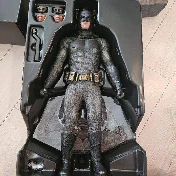 [BUNJANG] Hot Toys BVS Batman / 핫토이 BVS 배트맨 판매합니다