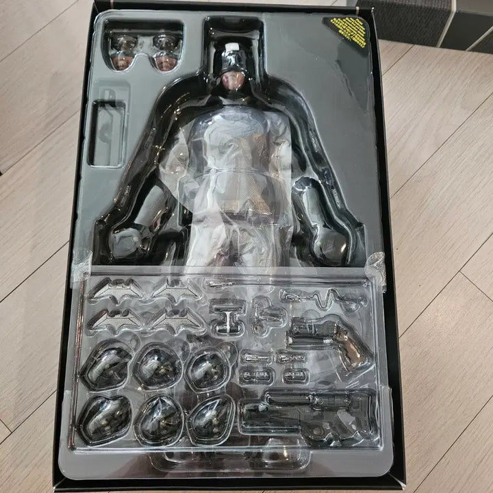 [BUNJANG] Hot Toys BVS Batman / 핫토이 BVS 배트맨 판매합니다