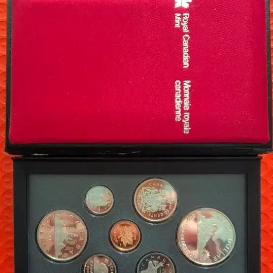 [BUNJANG] 1986 Queen Elizabeth II Royal Mint Proof 5 Dollar Coin (Includes Silver Coin) / 1986년 엘리자베스 2세  로얄민트 프루프 5달러 기념주화 (은화포함)