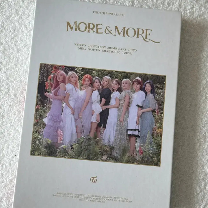 [BUNJANG] TWICE Mini Album Vol. 9 MORE &amp; MORE Photocard Set / 트와이스 MORE &amp; MORE 9집 미니앨범 / 포카포함