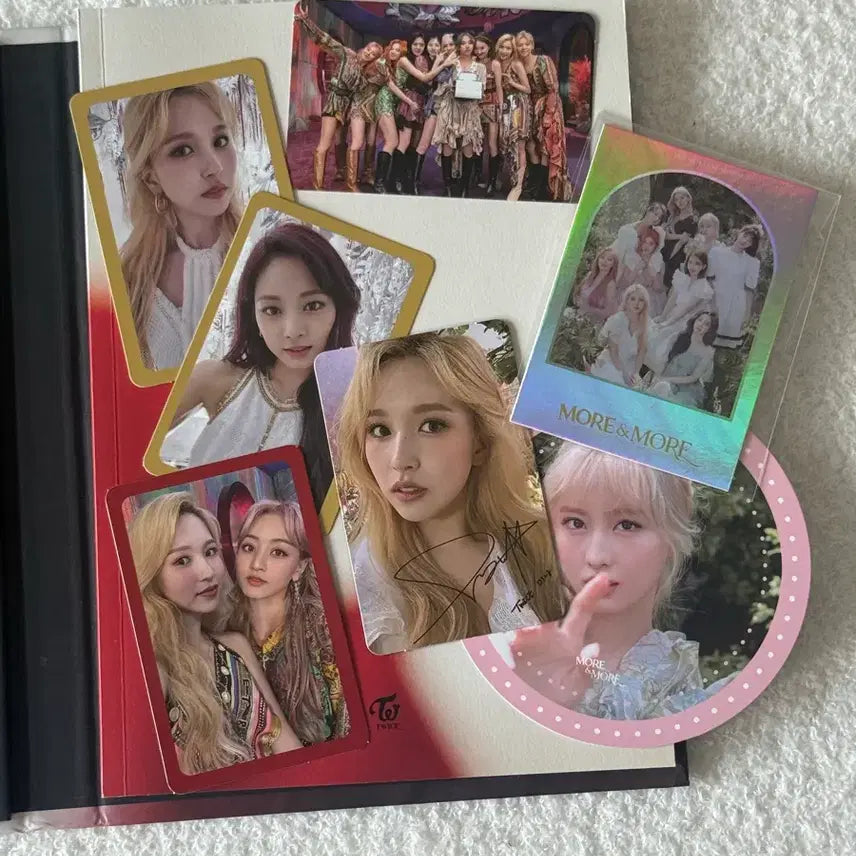 [BUNJANG] TWICE Mini Album Vol. 9 MORE &amp; MORE Photocard Set / 트와이스 MORE &amp; MORE 9집 미니앨범 / 포카포함