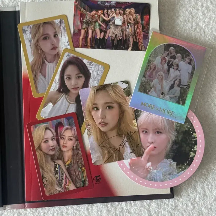 [BUNJANG] TWICE Mini Album Vol. 9 MORE &amp; MORE Photocard Set / 트와이스 MORE &amp; MORE 9집 미니앨범 / 포카포함
