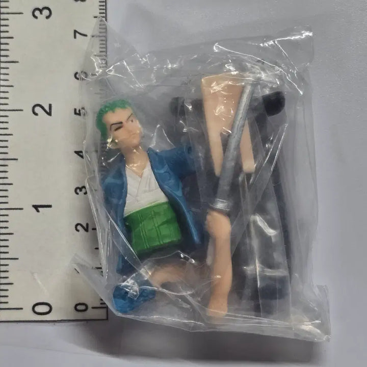 [BUNJANG] Roronoa Zoro One Piece Gashapon Mini Figure / 롤로노아 조로 원피스 가샤폰 미니 피규어 장난감