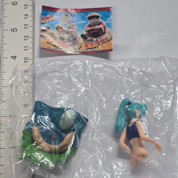 [BUNJANG] One Piece Vivi Gashapon Mini Figure / 비비 원피스 다이오라마월드 가샤폰 미니 피규어 장난감