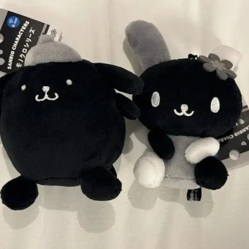 [BUNJANG] Sanrio Monochrone Usahana Mascot Charm / 산리오 모노크롬 블랙 마스코트 우사하나