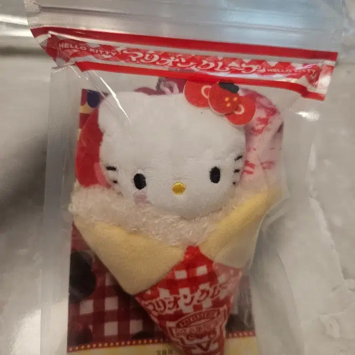 [BUNJANG] Sanrio Hello Kitty Strawberry Crepe Mascot (Sealed) / 헬로키티 마리온 딸기 크레페 마스코트 미개봉