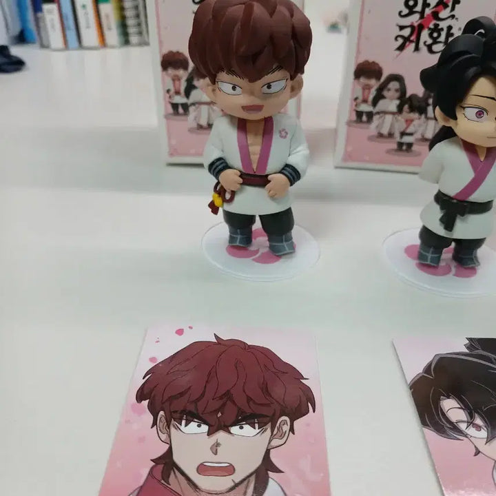 [BUNJANG] Volcanic Return Figures Set with Photocards / 화산귀환 피규어 팝니다
