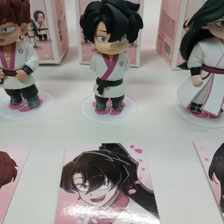 [BUNJANG] Volcanic Return Figures Set with Photocards / 화산귀환 피규어 팝니다