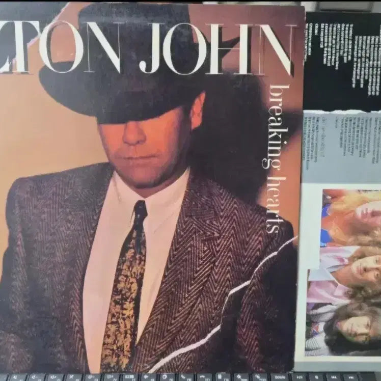 [BUNJANG] Elton John Breaking Hearts LP USA 1984 / Elton John_Breaking Hearts_LP USA