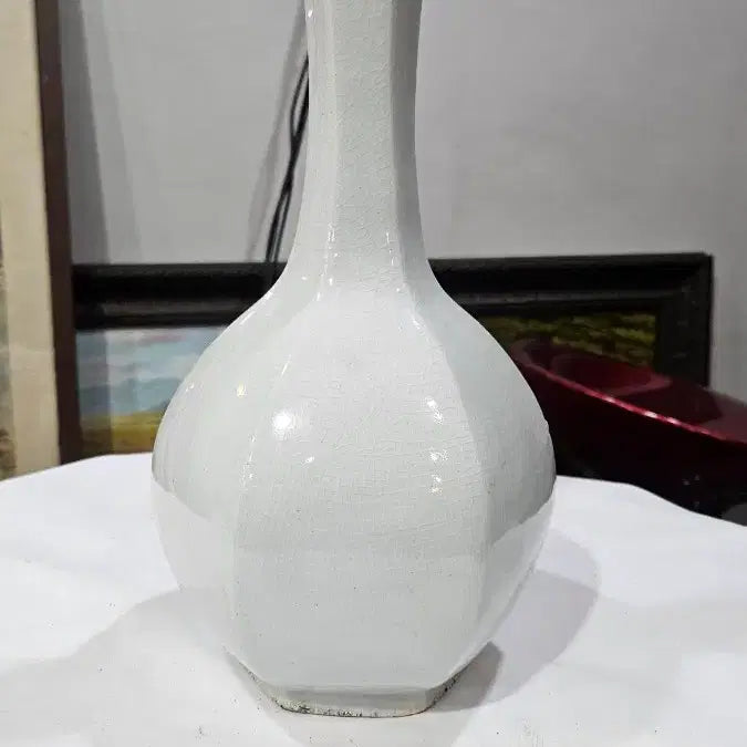 [BUNJANG] Joseon White Porcelain Hexagonal Incense Bottle / 조선백자육각무문모주병