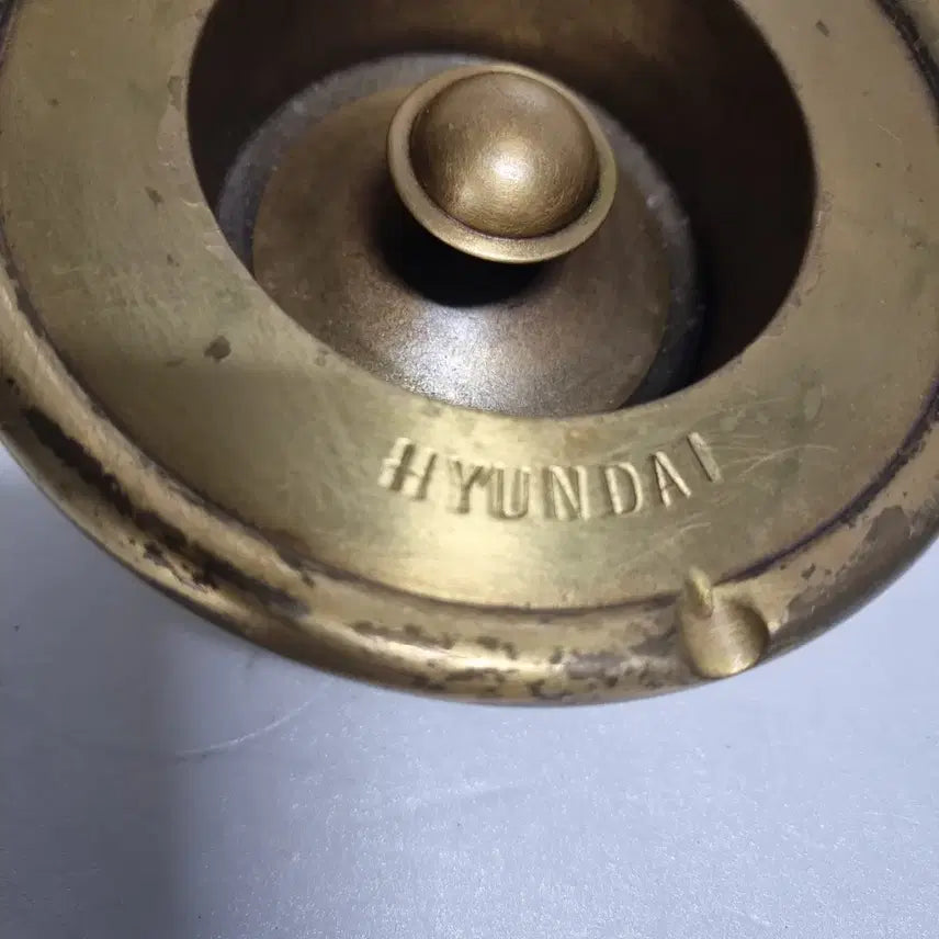 [BUNJANG] Modern Ashtray with Engraved Details / 근대사자료 현대 재털이