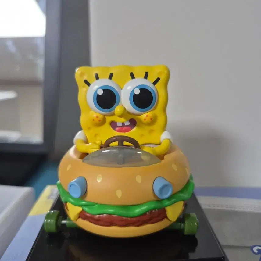 [BUNJANG] Pop Mart SpongeBob Krabby Patty Car Figure / 팝마트 스폰지밥 게살버거 자동차