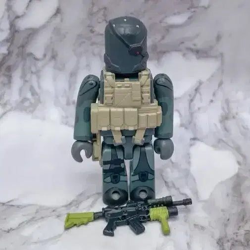 [BUNJANG] Kubrick Metal Gear Solid 20th Series 2 Old Snake Octocamo (Opened) / 큐브릭 메탈기어 솔리드 20th 시리즈2 올드스네이크 octocamo개봉