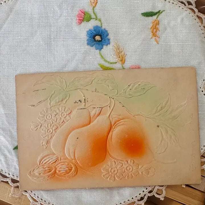 [BUNJANG] Antique Embossed Pear Postcard / 앤틱엽서 입체양각  오렌지 서양배