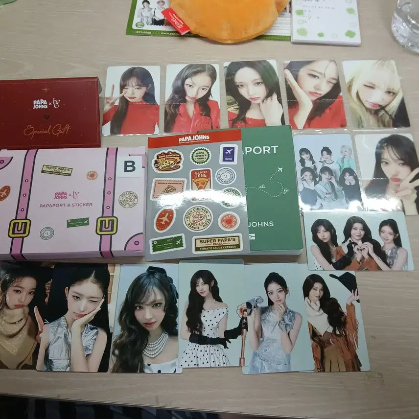 [BUNJANG] IVE Papa Johns Passport Set B + Photocard Set Bundle / 아이브 파파존스 여권 B세트 + 파파존스 포카 세트 일괄 판매