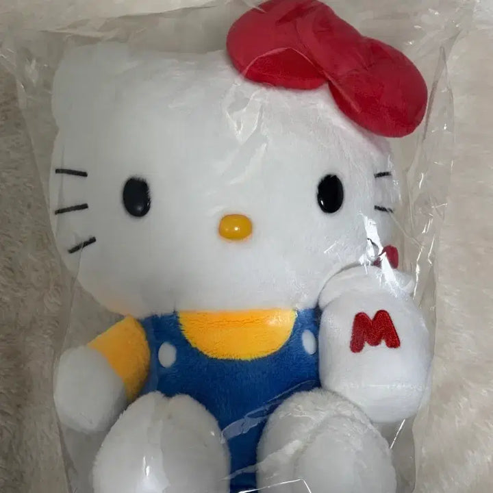 [BUNJANG] Sanrio Hello Kitty Plush (25cm) / 헬로키티 인형 밀크(25cm)