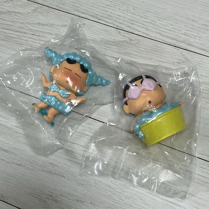[BUNJANG] Crayon Shin-chan Bath Figure Set / 짱구는못말려 짱구 랜덤 목욕 피규어 2종 일괄 판매