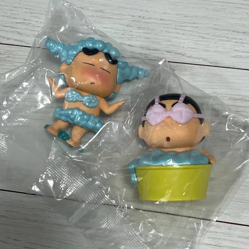 [BUNJANG] Crayon Shin-chan Bath Figure Set / 짱구는못말려 짱구 랜덤 목욕 피규어 2종 일괄 판매
