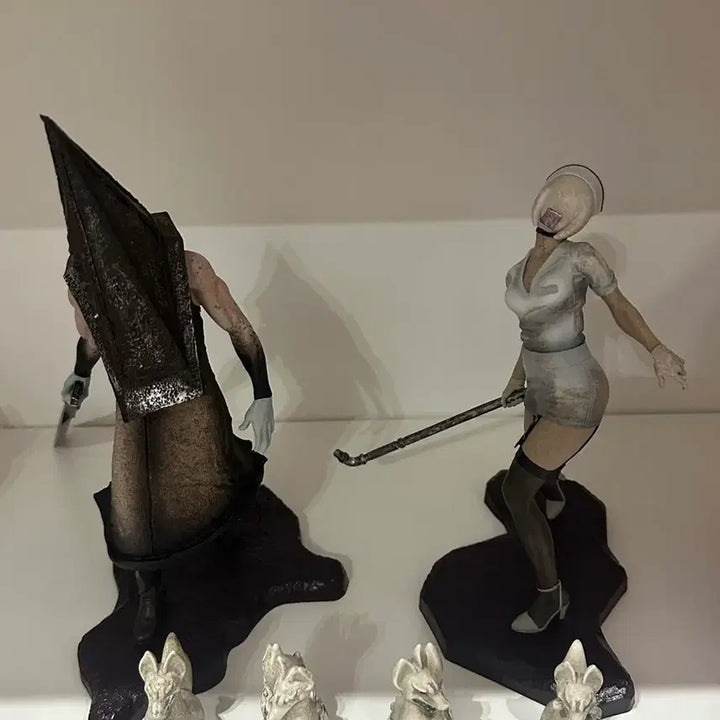 [BUNJANG] Silent Hill Pyramid Head &amp; Nurse Figures Bundle / 사일런트힐 삼각두 너스 피규어 일괄