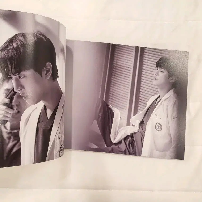 [BUNJANG] Romance Doctor Kim Sabu 3 Photobook Set / 낭만닥터 김사부3 화집, 커플 화집