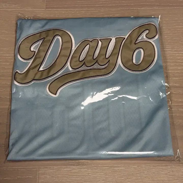 [BUNJANG] Day6 10th Anniversary Tour Uniform (Sealed) / 미개봉)데이식스 10주년 투어 유니폼