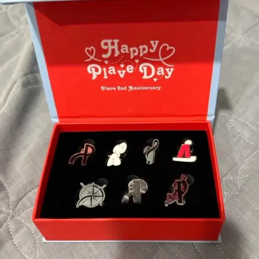 [SOLD OUT] 플레이브 2주년 뱃지