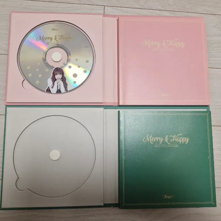 [BUNJANG] Twice Merry &amp; Happy Album Photobook Only (CDless) / 트와이스 Merry &amp; Happy 메리앤해피 앨범