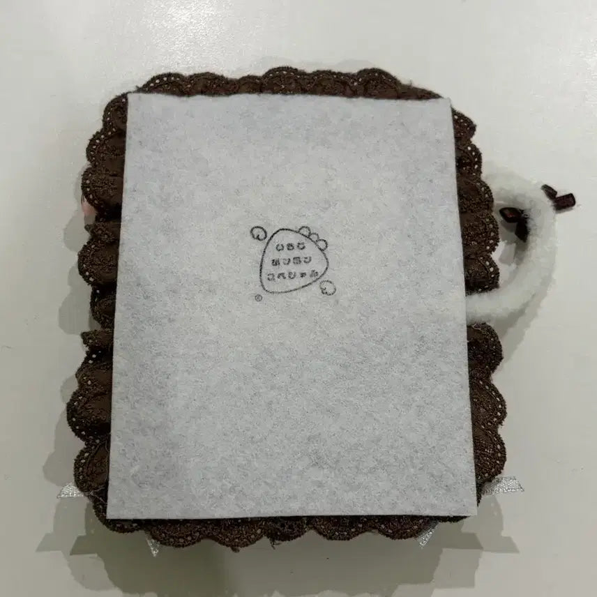 [BUNJANG] Ichigo Bong Bong Strawberry Chocolate Neko White Lace Card Holder / 이치고봉봉 딸기초코 네코 화이트 레이스 탑꾸 탑로더 팬시 아뜰리에