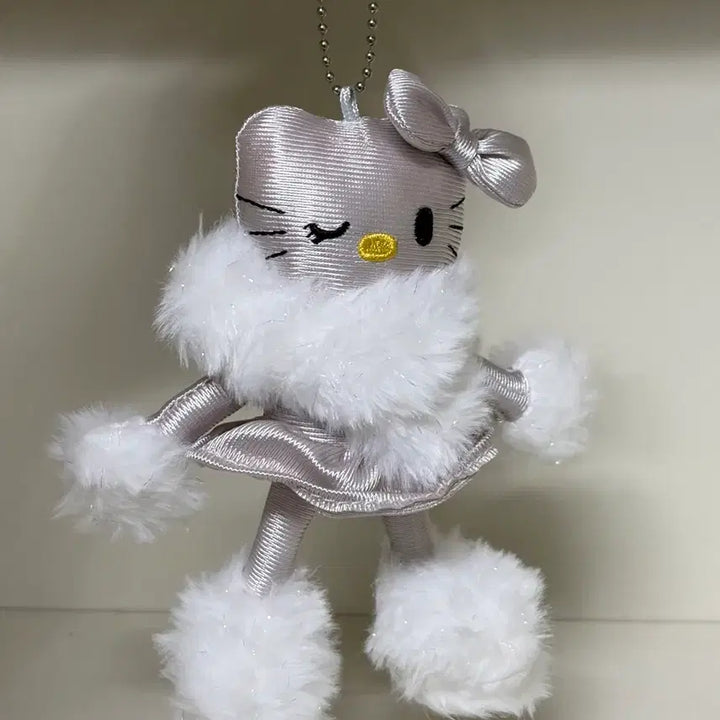 [BUNJANG] Silver Kitty Doll Keychain / 실버 키티 인형 키링