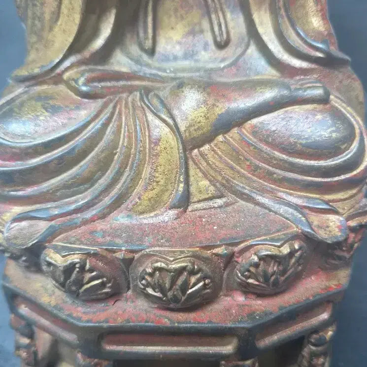 [BUNJANG] Antique Buddha Statue with Donor Signature / 제작 연대를 알 수 없는 이 불상 뒷면에는 기증자의 서명이 있는 것으로