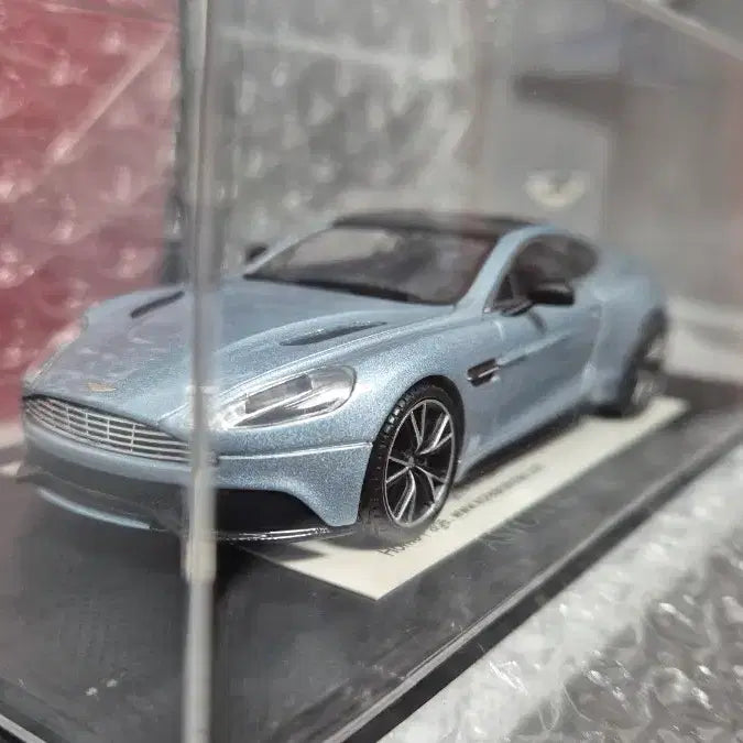 [BUNJANG] Kyosho Aston Martin Vanquish (Skyfall Silver) 1:43 Diecast Model / 1/43 교쇼 애스턴마틴 뱅퀴시(스카이폴 실버) 다이캐스트모형