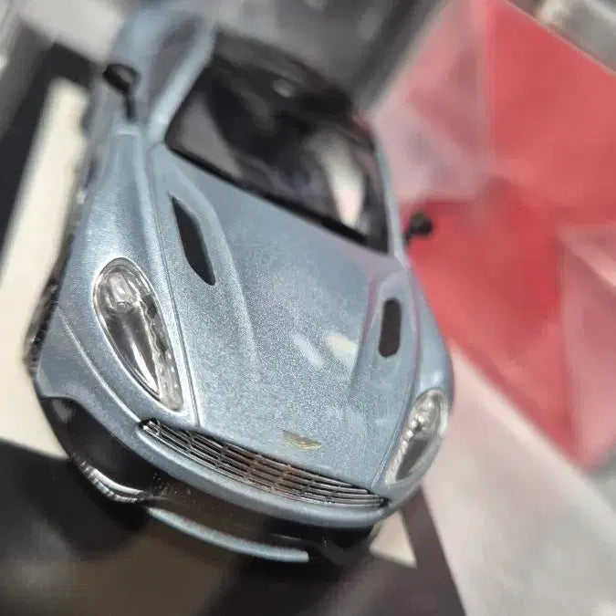 [BUNJANG] Kyosho Aston Martin Vanquish (Skyfall Silver) 1:43 Diecast Model / 1/43 교쇼 애스턴마틴 뱅퀴시(스카이폴 실버) 다이캐스트모형