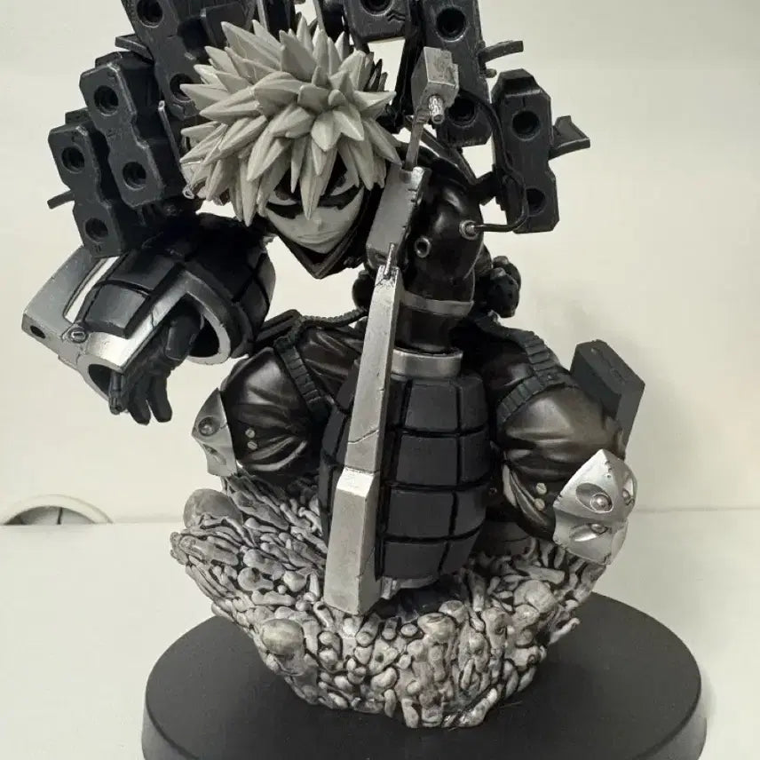 [BUNJANG] My Hero Academia Jump Limited Edition Black Bakugo Figure / 나의히어로아카데미아 점프 한정판 블랙 바쿠고