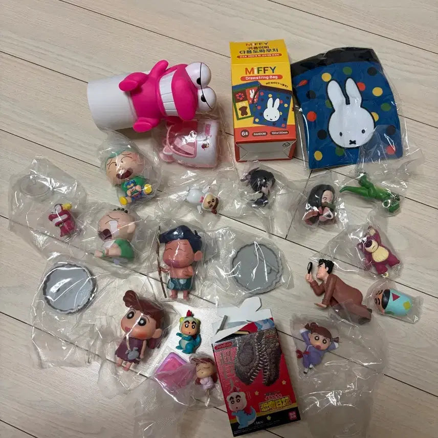 [BUNJANG] Crayon Shin-chan, Miffy, Demon Slayer Gacha Figures Bundle Set / 짱구 미피 귀멸의칼날 가챠 일괄